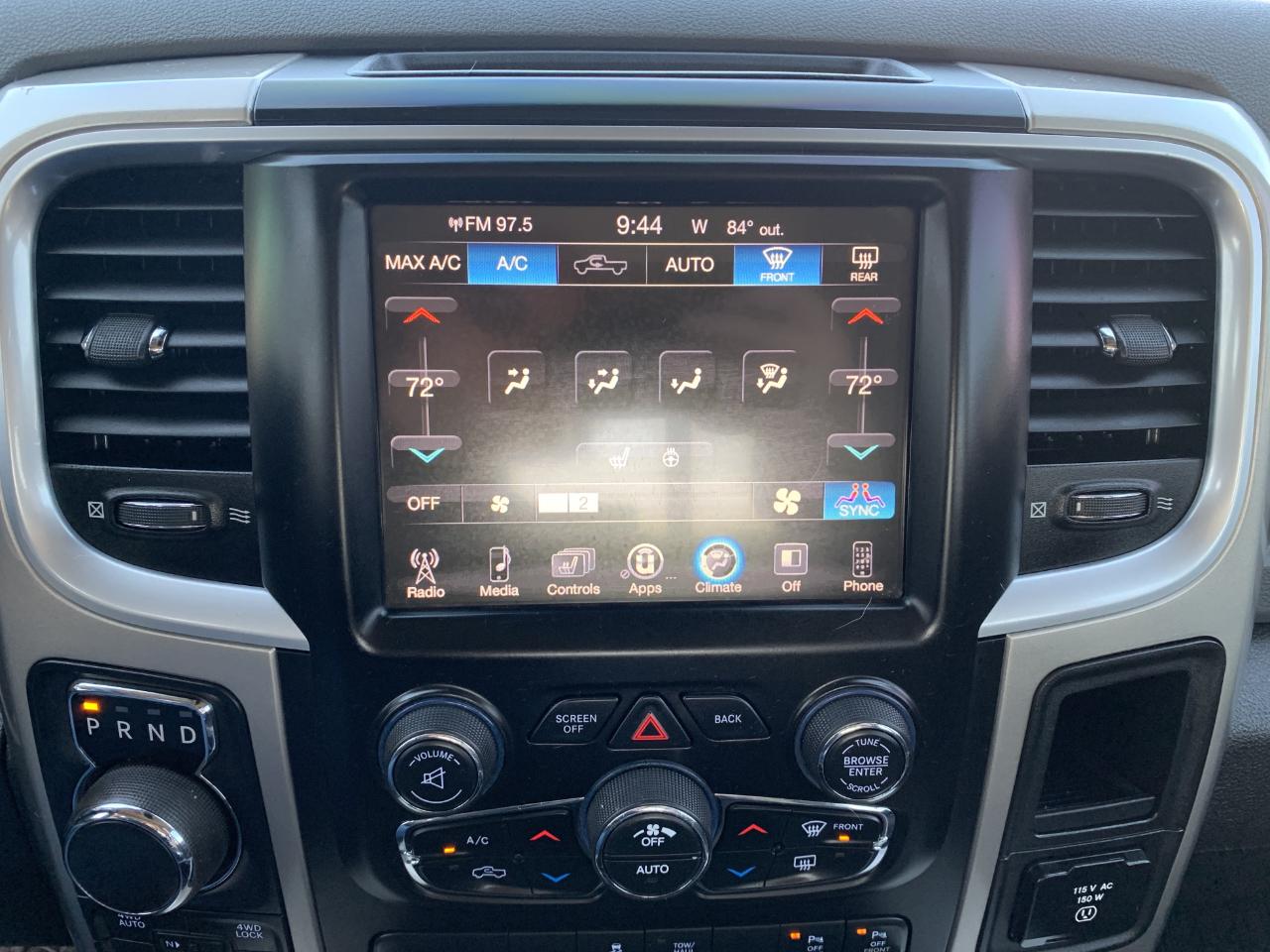 RAM 1500 SLT Crew Cab SWB 4WD 2016