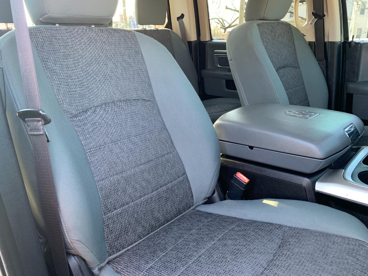 RAM 1500 SLT Crew Cab SWB 4WD 2016