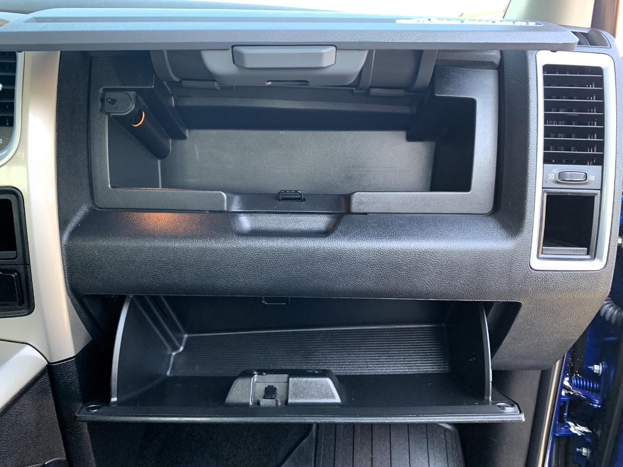 RAM 1500 SLT Crew Cab SWB 4WD 2016