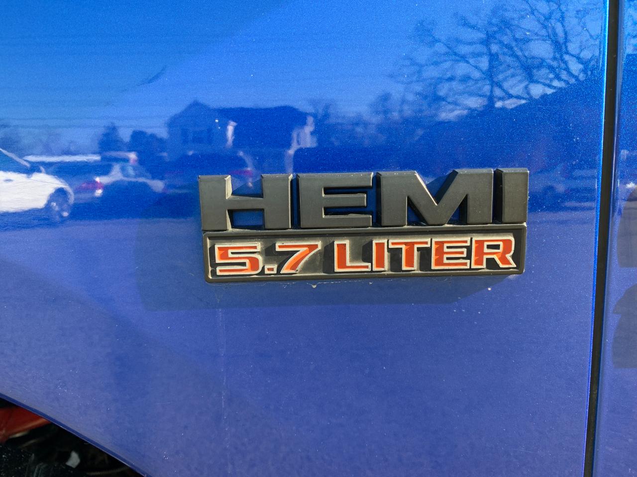 RAM 1500 SLT Crew Cab SWB 4WD 2016