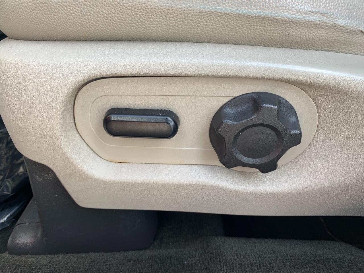 Ford Explorer XLT FWD 2014