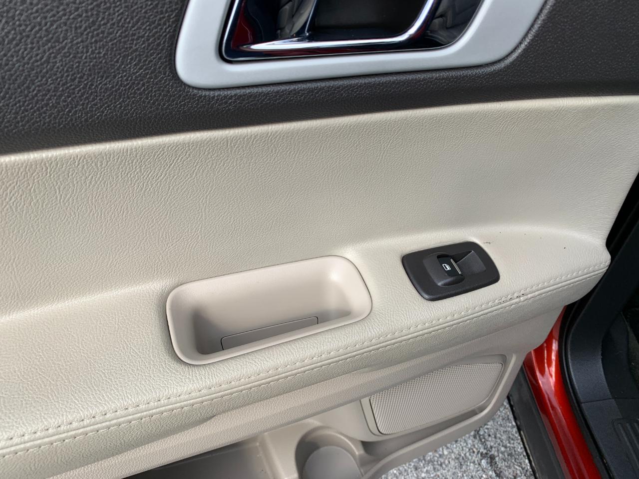 Ford Explorer XLT FWD 2014