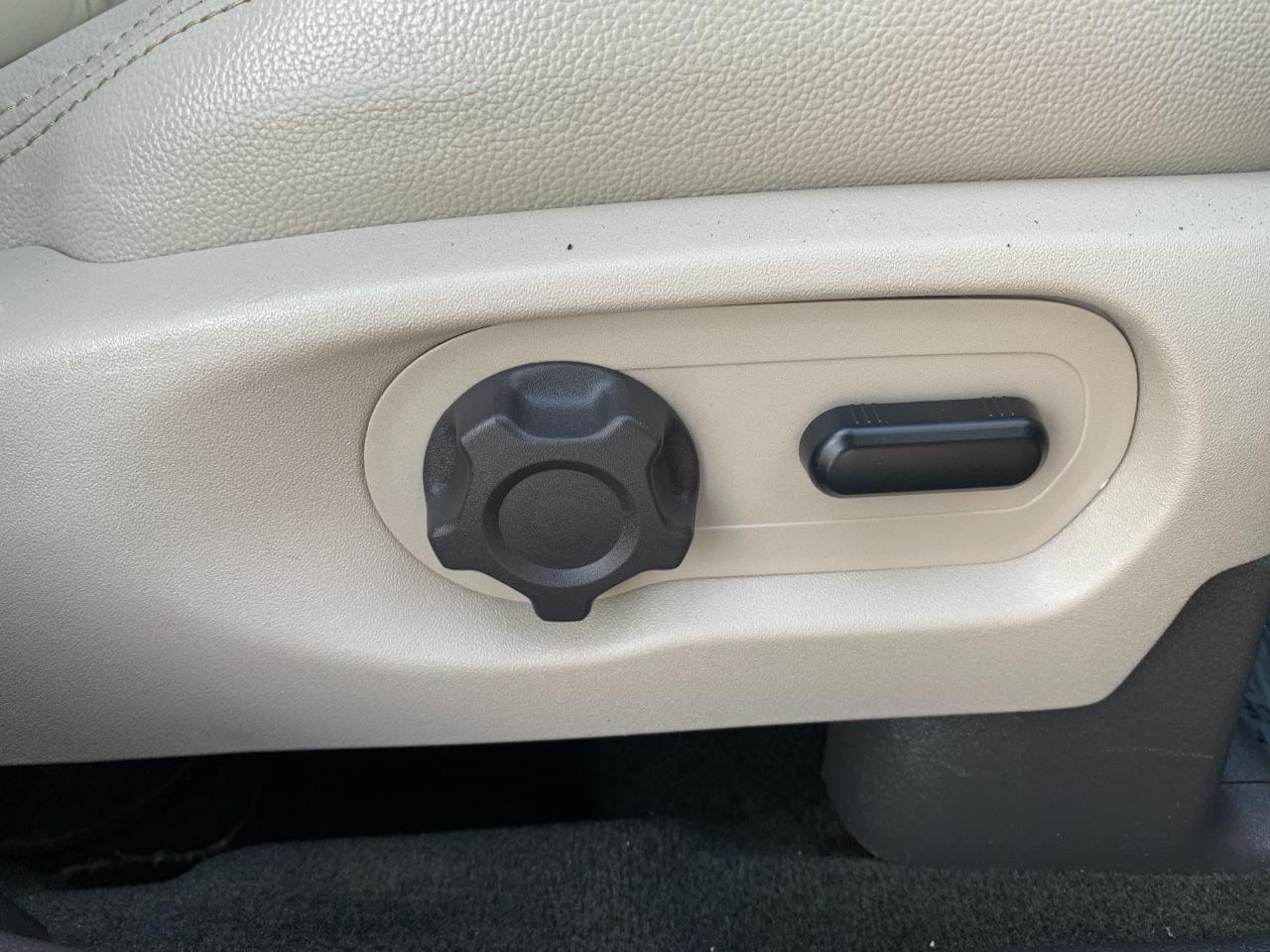 Ford Explorer XLT FWD 2014