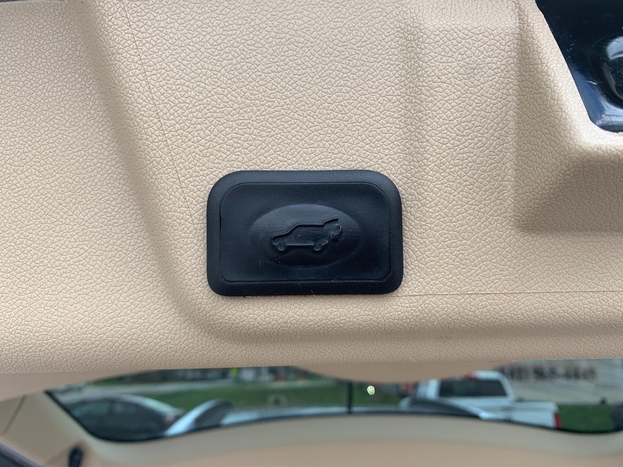 Buick Enclave Premium FWD 2012