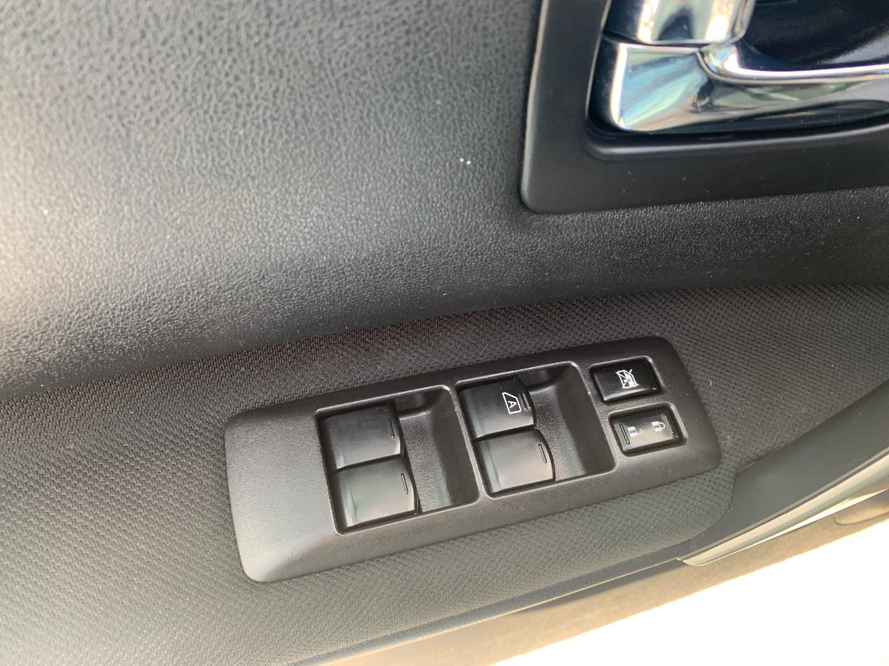 Nissan Rogue SV 2WD 2013