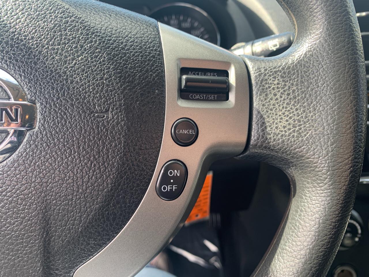 Nissan Rogue SV 2WD 2013