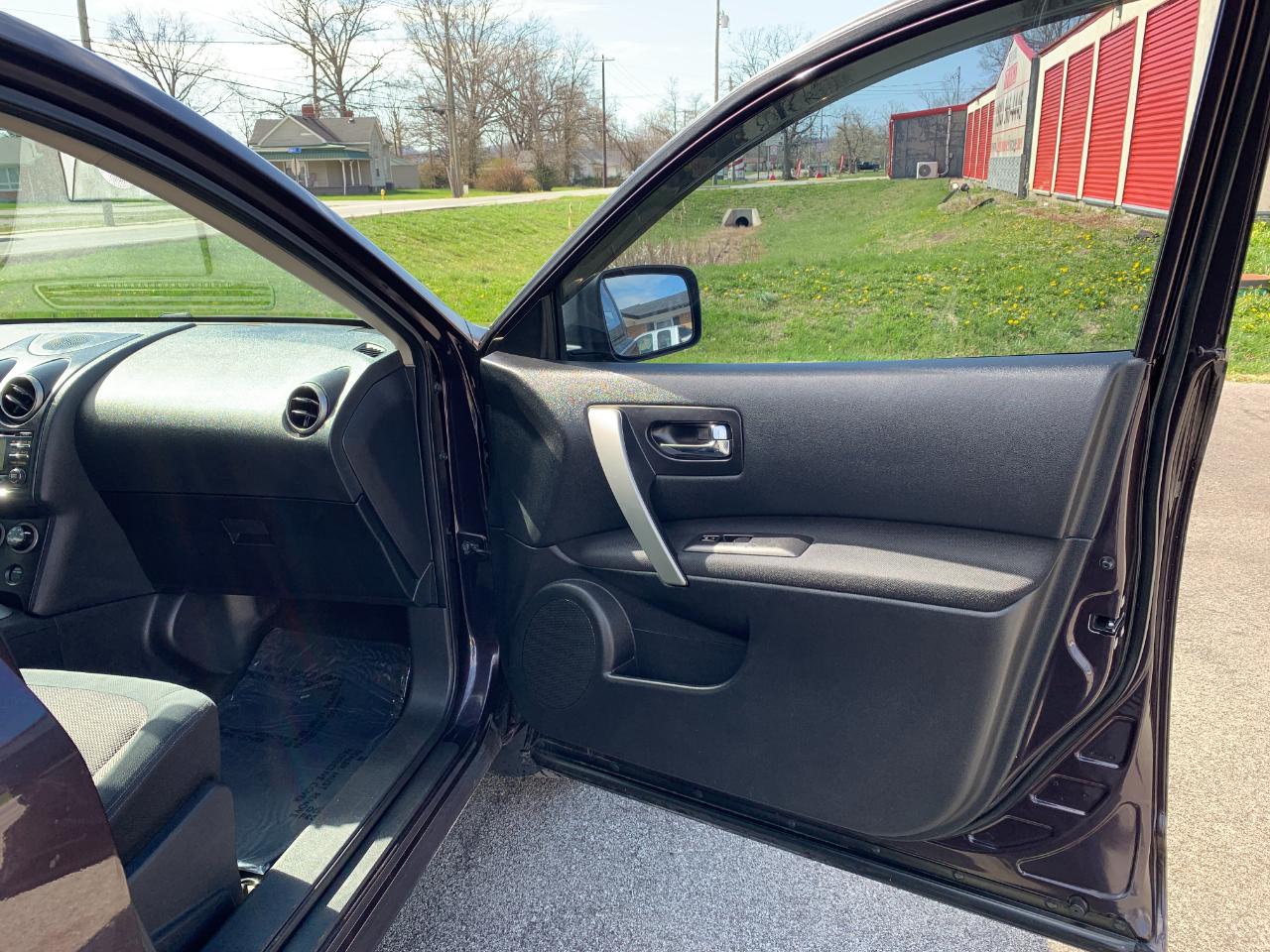 Nissan Rogue SV 2WD 2013