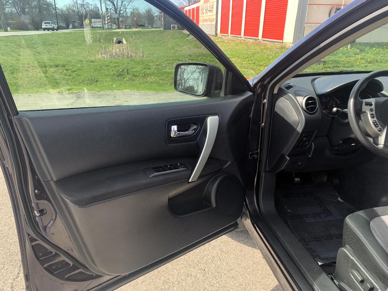 Nissan Rogue SV 2WD 2013