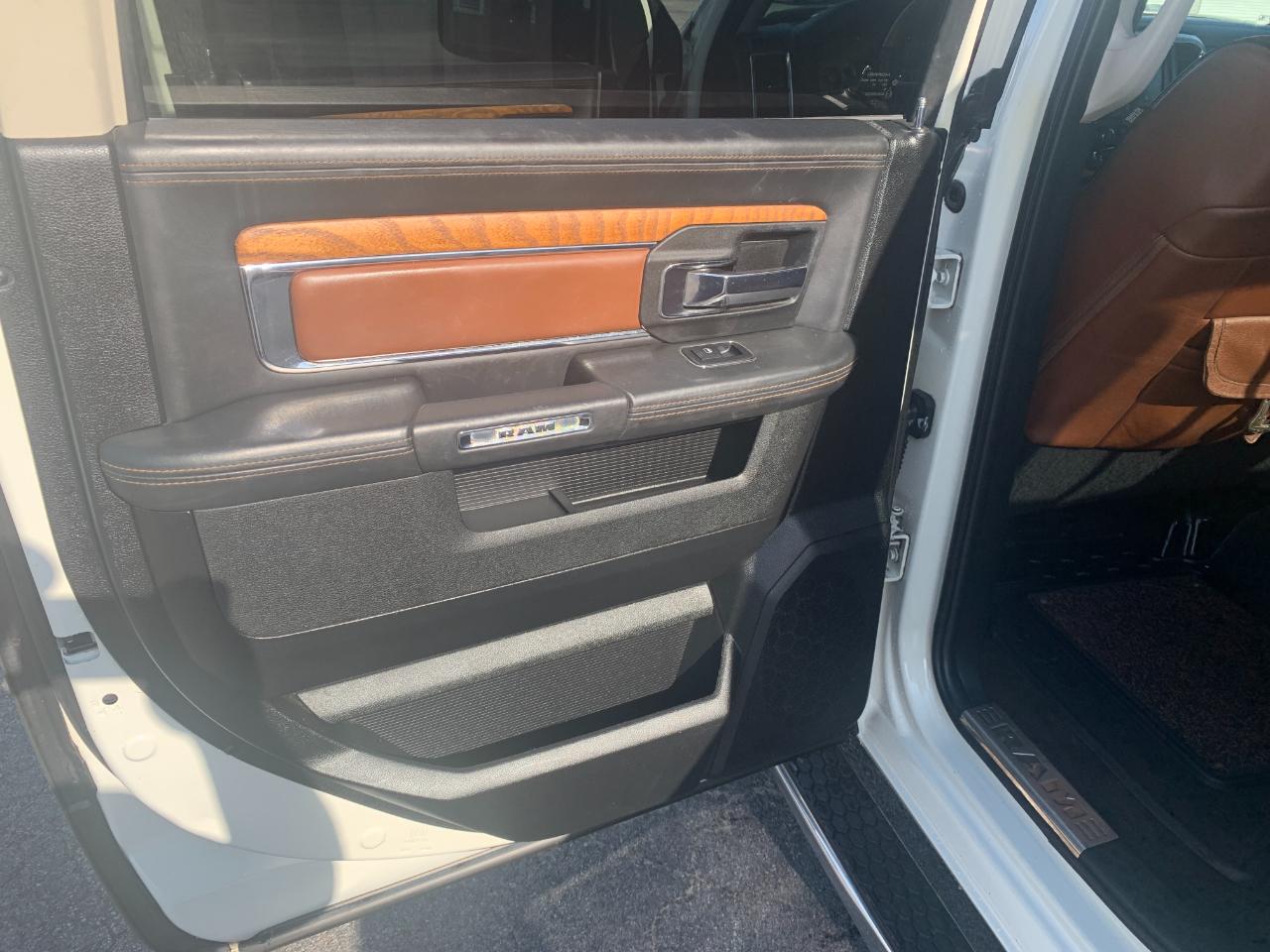 RAM 1500 Laramie Longhorn Edition Crew Cab SWB 4WD 2017