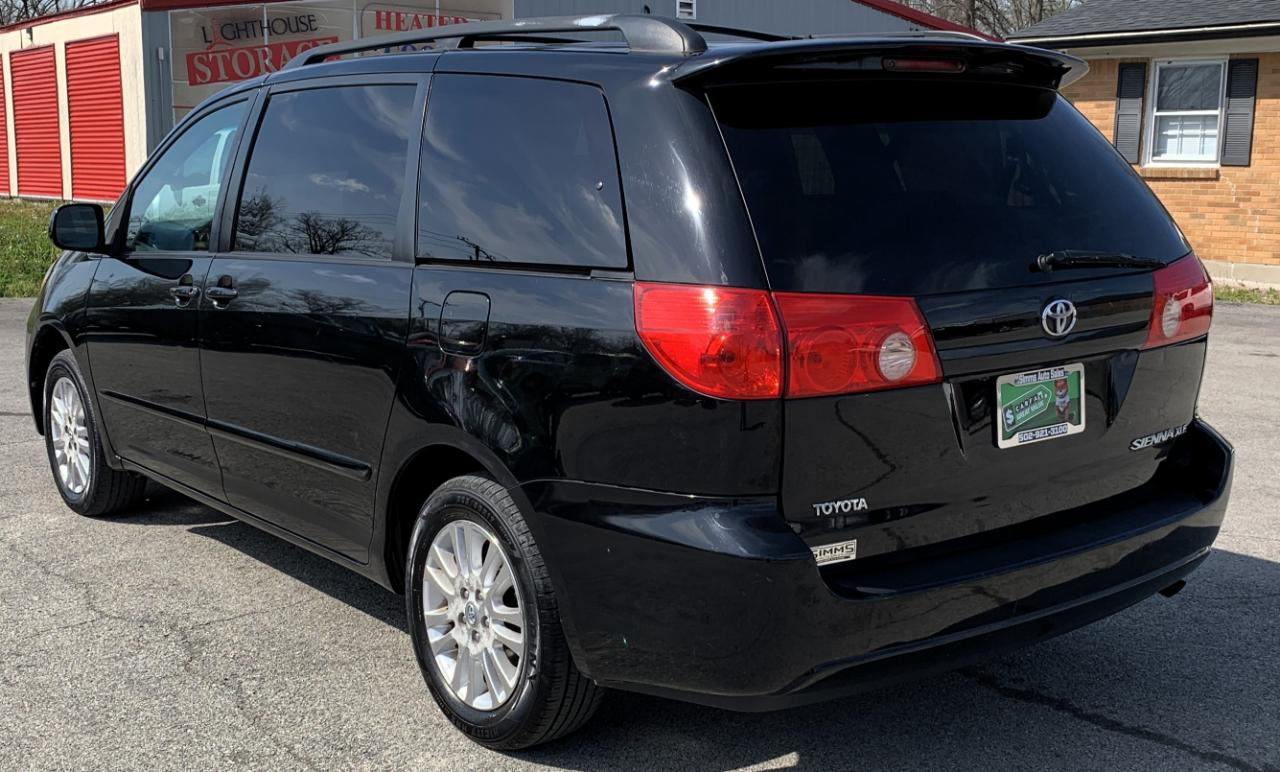 Toyota Sienna XLE FWD 2009