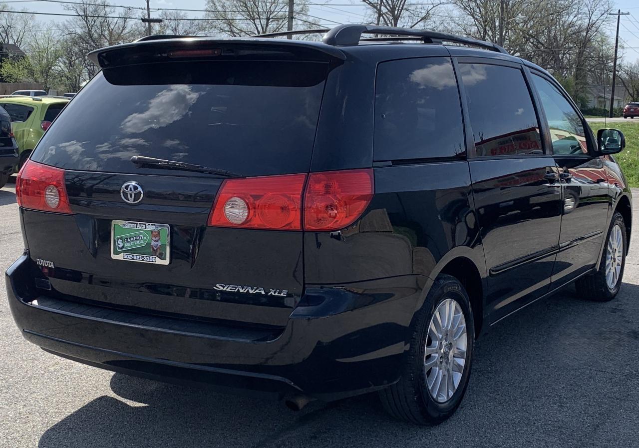 Toyota Sienna XLE FWD 2009