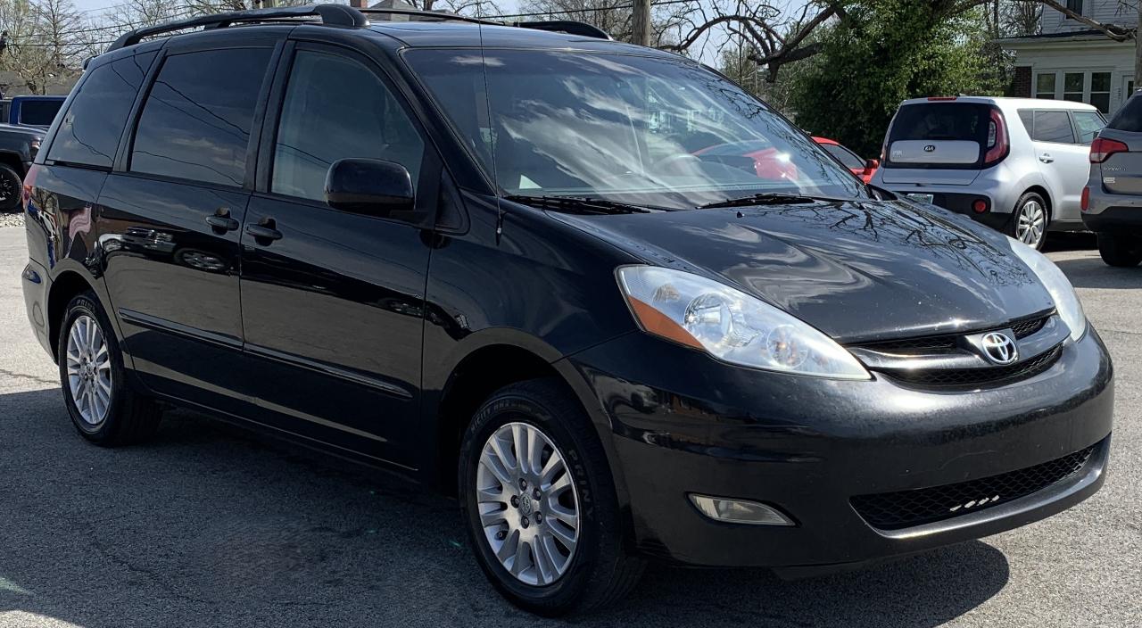 Toyota Sienna XLE FWD 2009