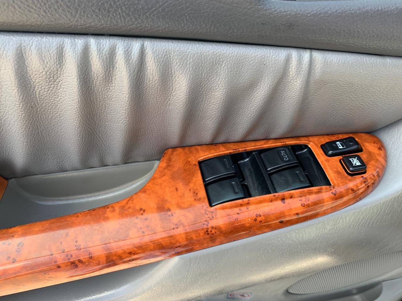 Toyota Sienna XLE FWD 2009