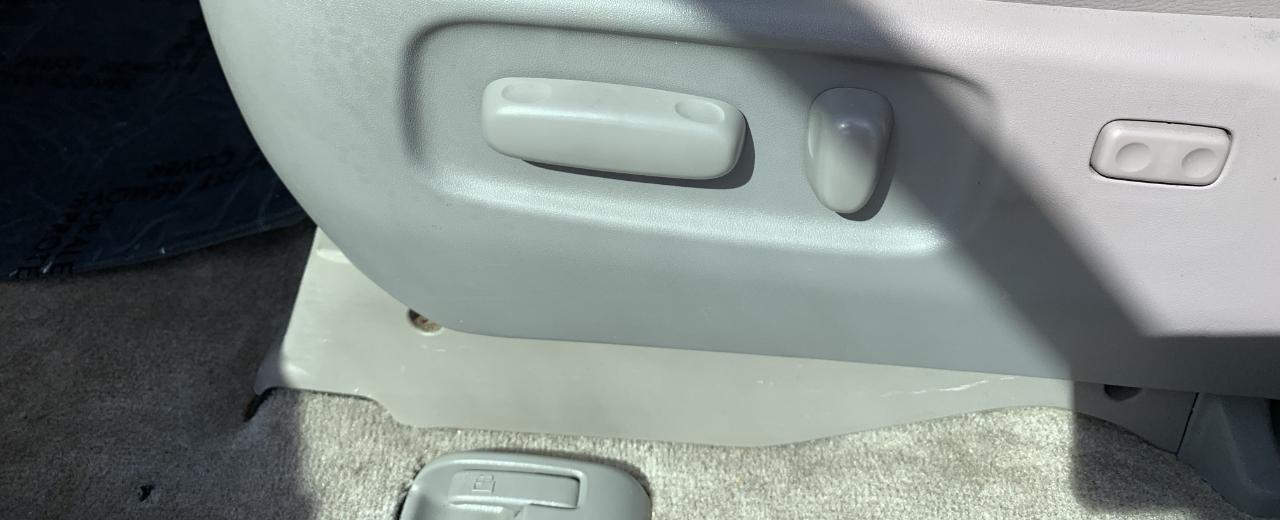 Toyota Sienna XLE FWD 2009