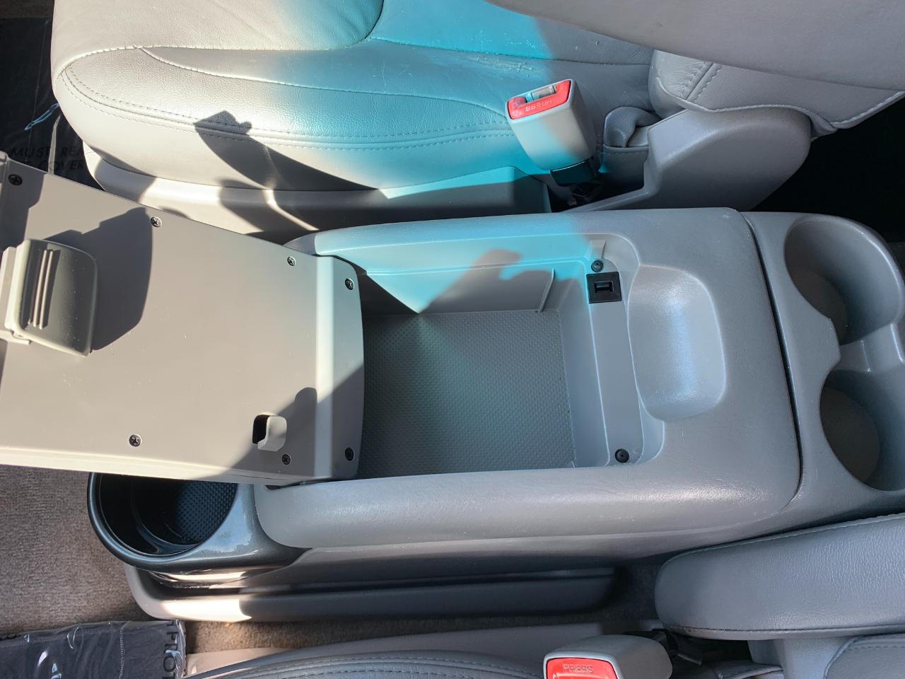 Toyota Sienna XLE FWD 2009