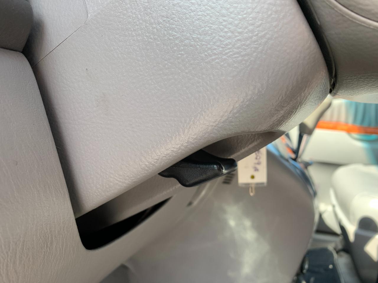 Toyota Sienna XLE FWD 2009