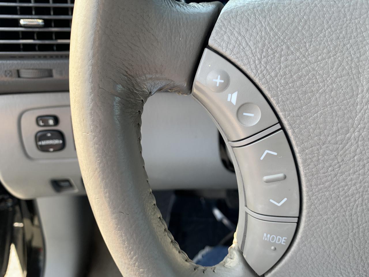 Toyota Sienna XLE FWD 2009