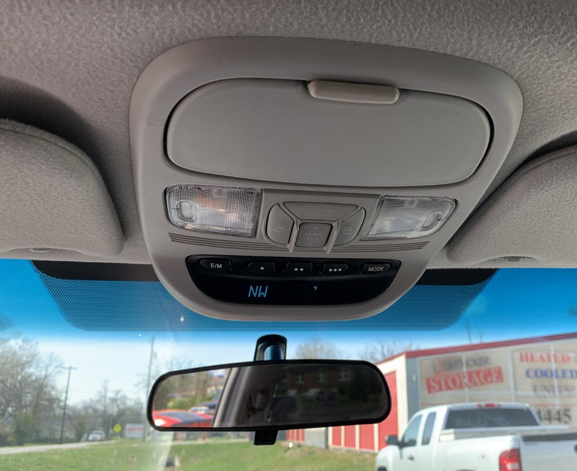 Toyota Sienna XLE FWD 2009