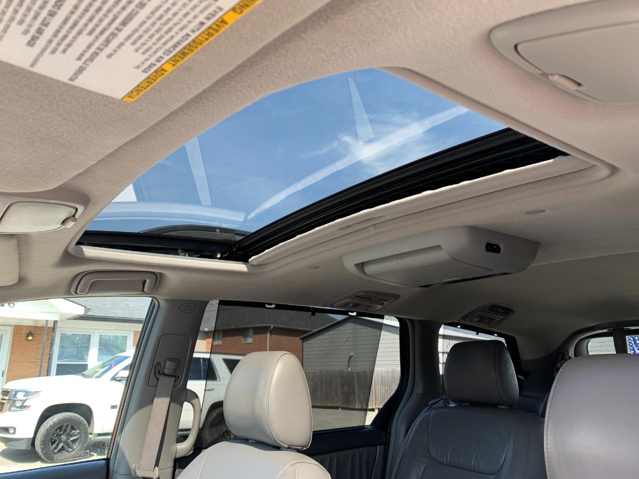 Toyota Sienna XLE FWD 2009