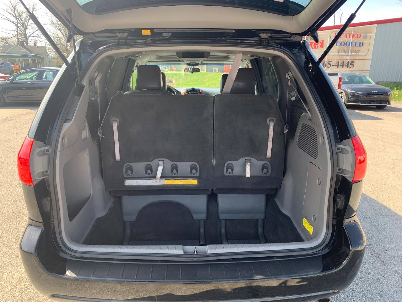 Toyota Sienna XLE FWD 2009