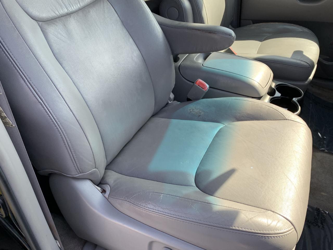 Toyota Sienna XLE FWD 2009