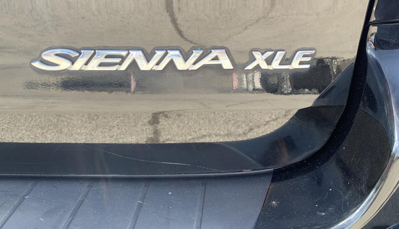 Toyota Sienna XLE FWD 2009