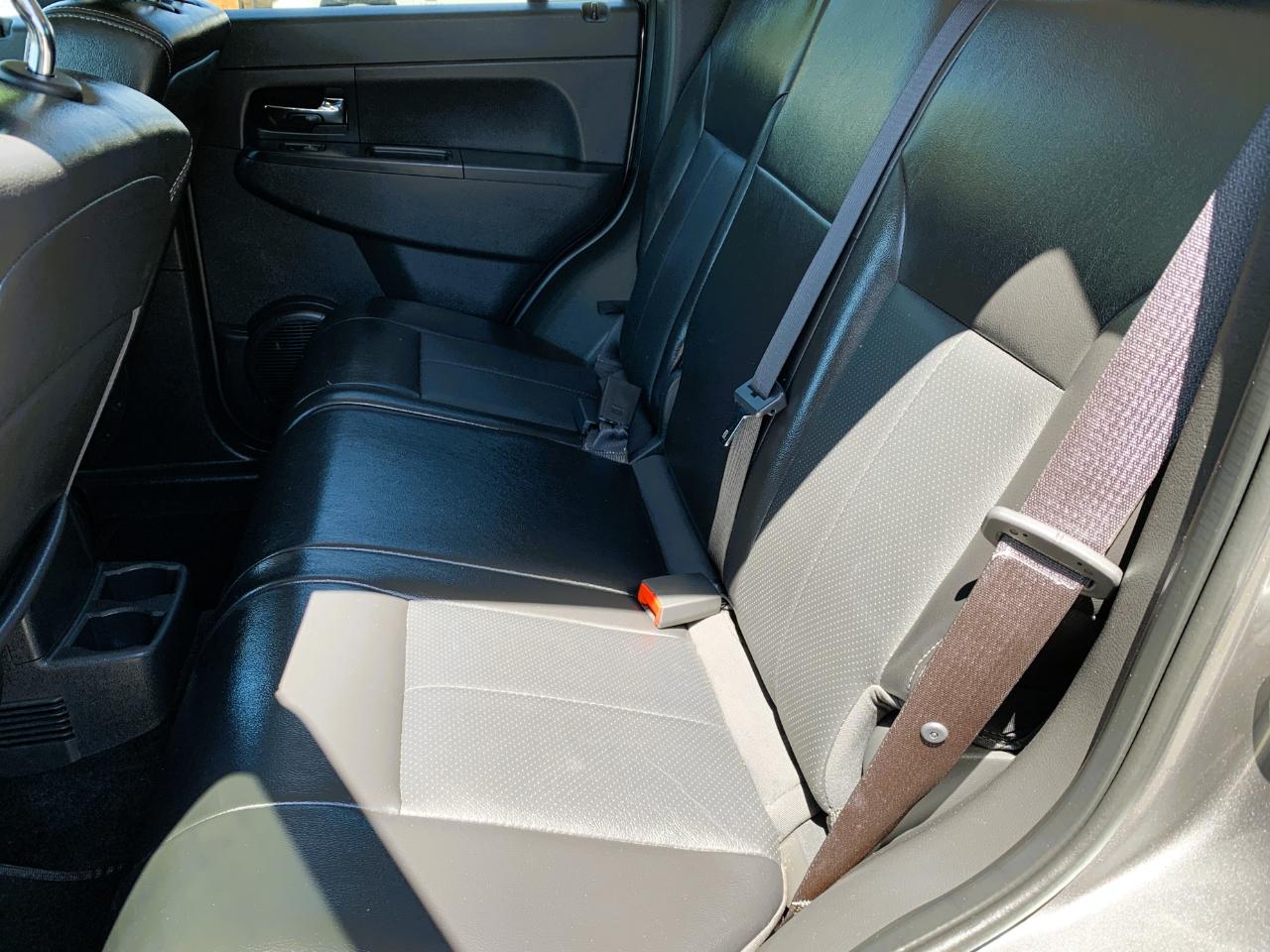 Jeep Liberty Sport 4WD 2012