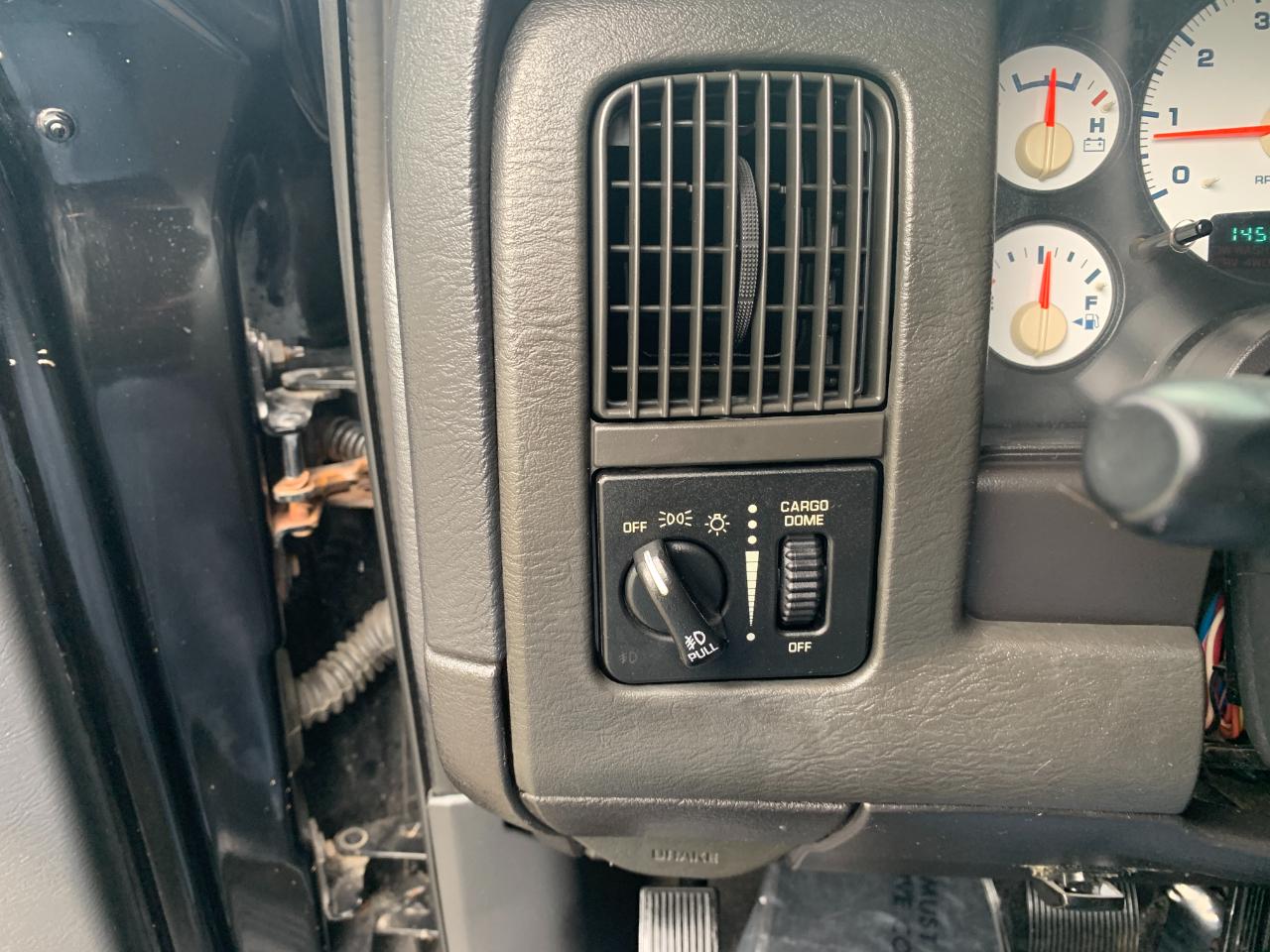 Dodge Ram 1500 ST Quad Cab Short Bed 4WD 2005