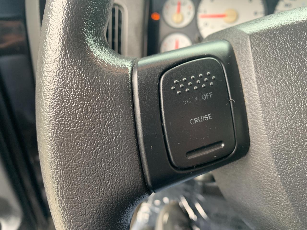 Dodge Ram 1500 ST Quad Cab Short Bed 4WD 2005