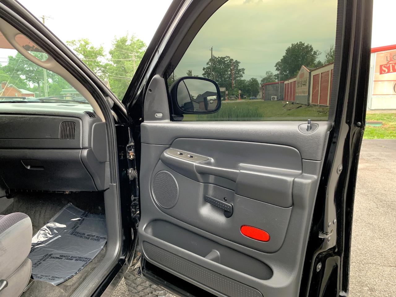 Dodge Ram 1500 ST Quad Cab Short Bed 4WD 2005