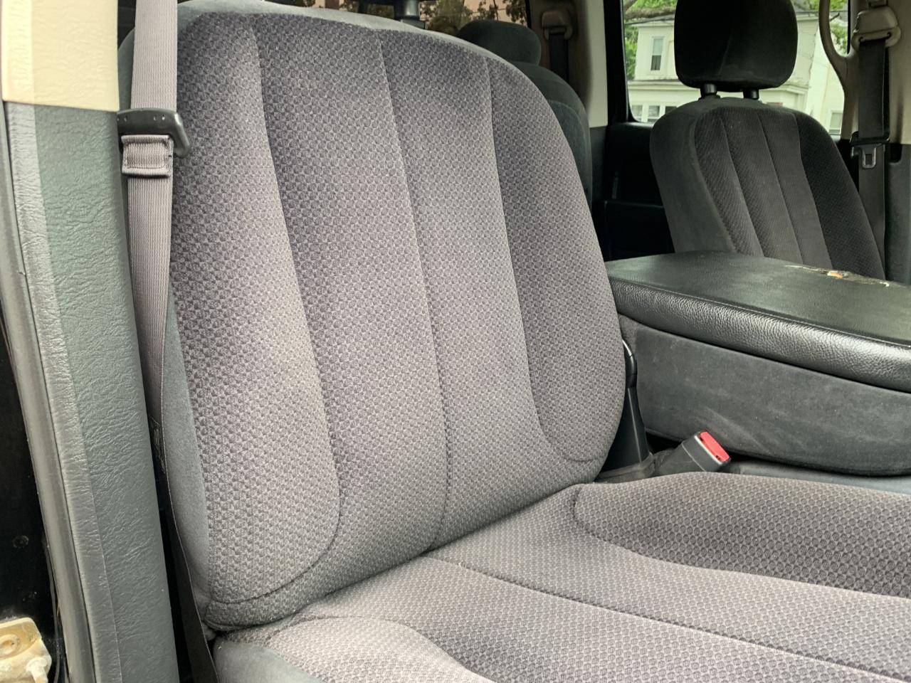 Dodge Ram 1500 ST Quad Cab Short Bed 4WD 2005