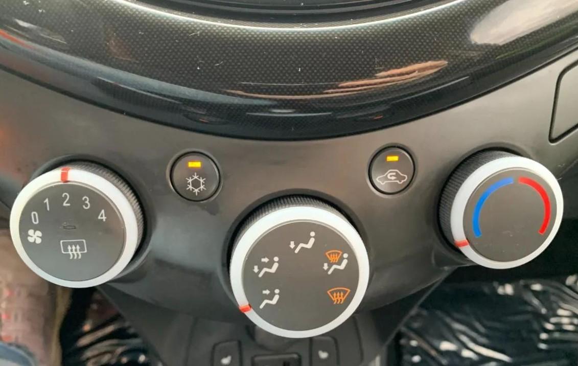 Chevrolet Spark 2LT Auto 2013