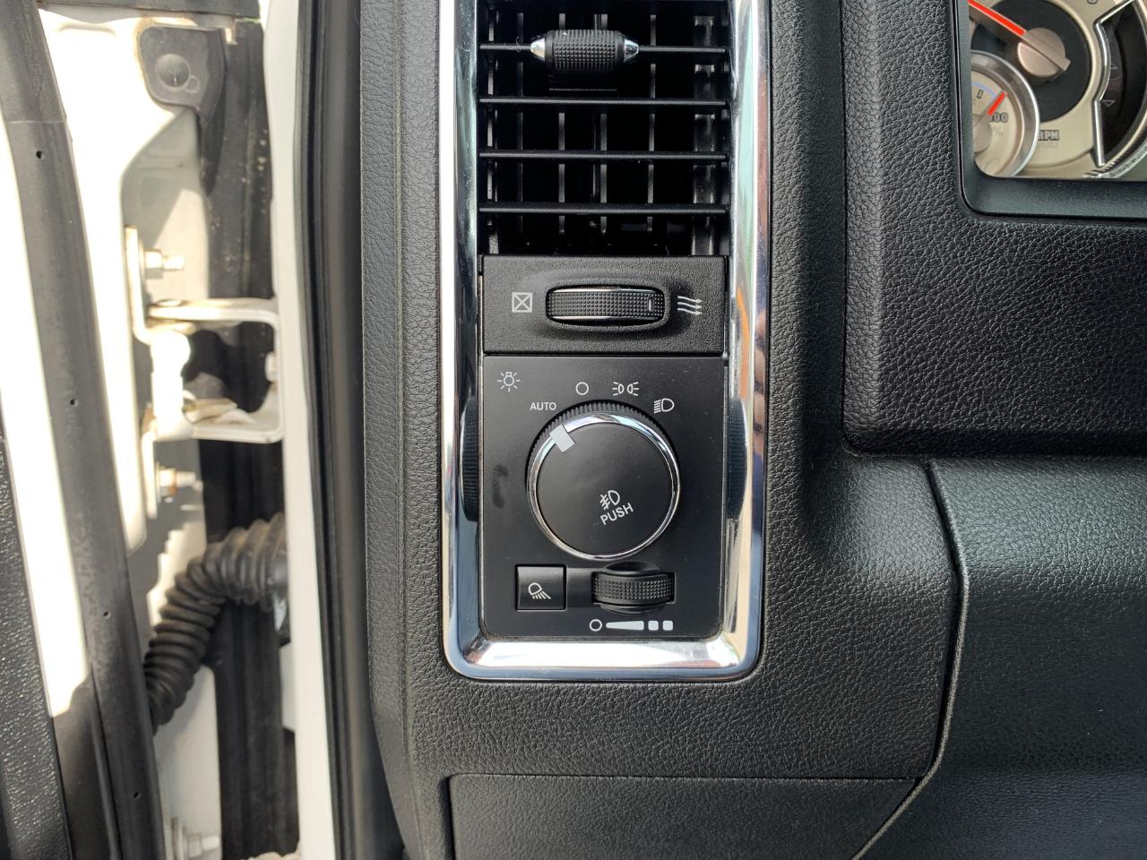 RAM 1500 Laramie Longhorn Edition Crew Cab SWB 4WD 2014