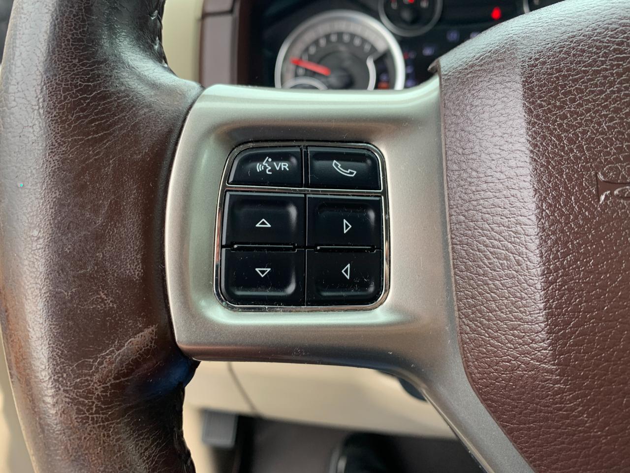 RAM 1500 Laramie Crew Cab SWB 4WD 2015