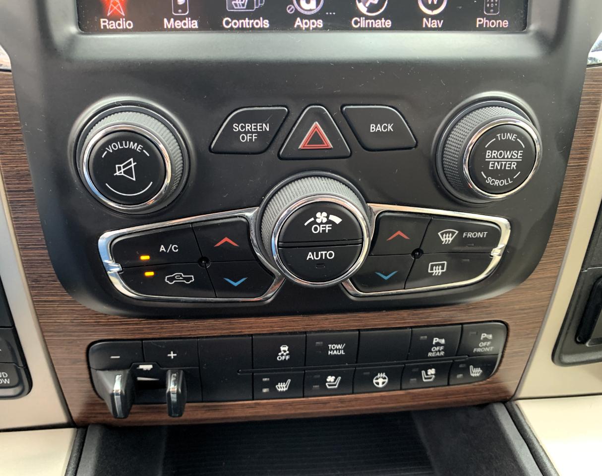 RAM 1500 Laramie Crew Cab SWB 4WD 2015