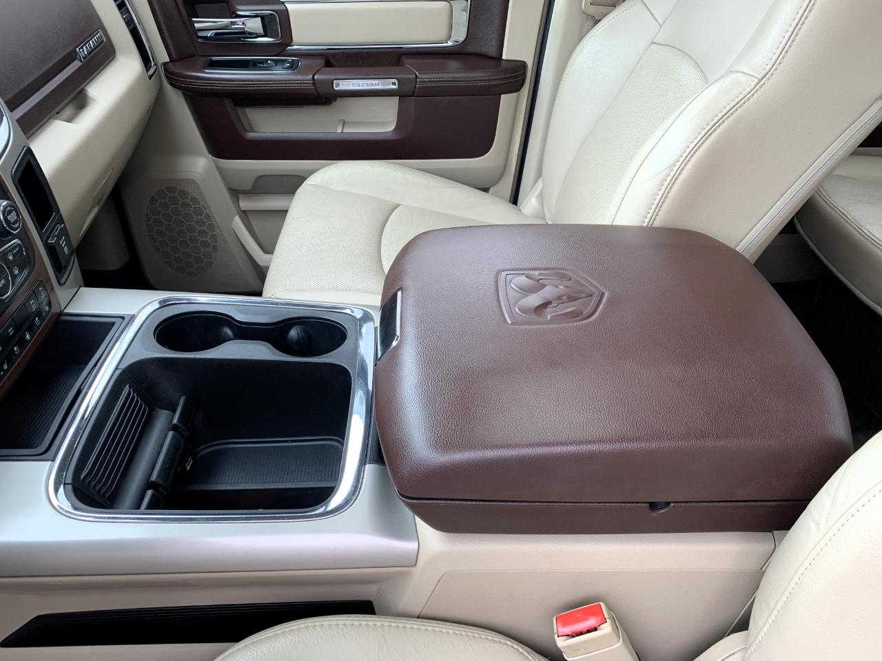 RAM 1500 Laramie Crew Cab SWB 4WD 2015