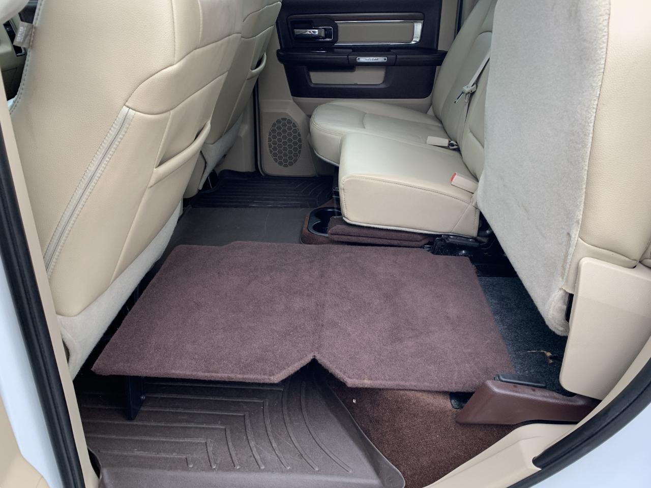 RAM 1500 Laramie Crew Cab SWB 4WD 2015