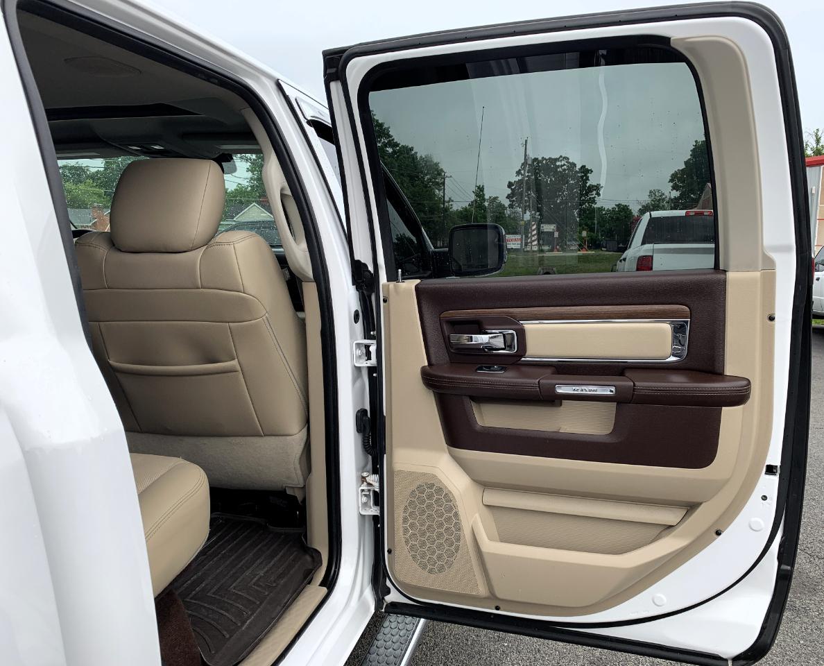 RAM 1500 Laramie Crew Cab SWB 4WD 2015