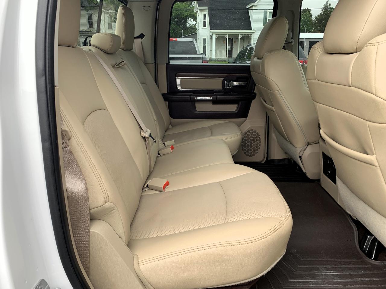 RAM 1500 Laramie Crew Cab SWB 4WD 2015