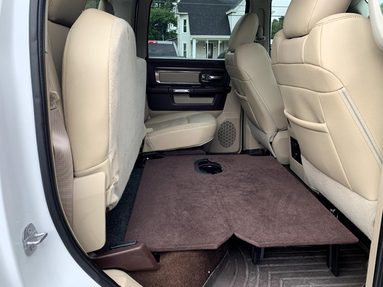 RAM 1500 Laramie Crew Cab SWB 4WD 2015