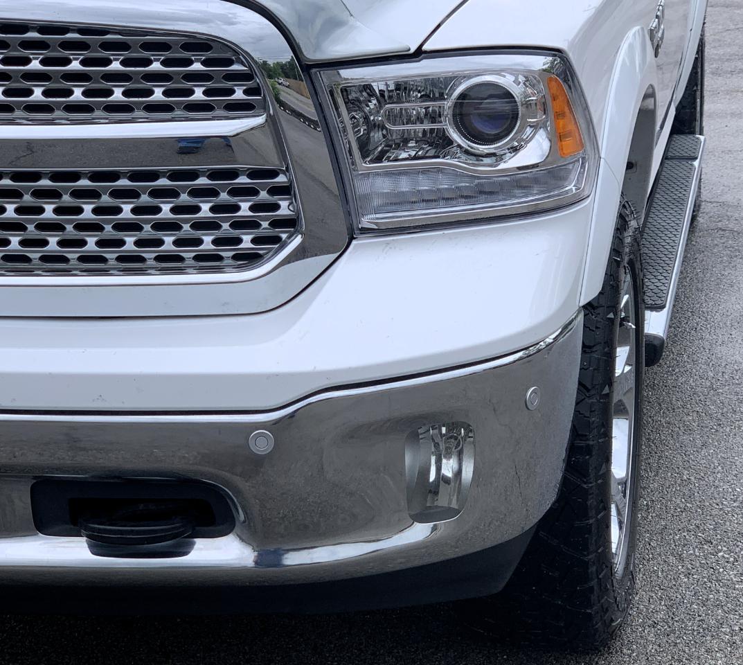 RAM 1500 Laramie Crew Cab SWB 4WD 2015