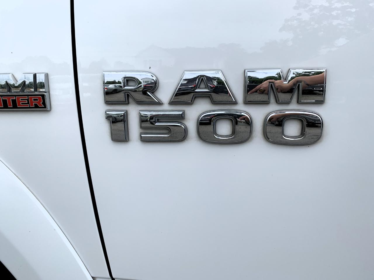 RAM 1500 Laramie Crew Cab SWB 4WD 2015