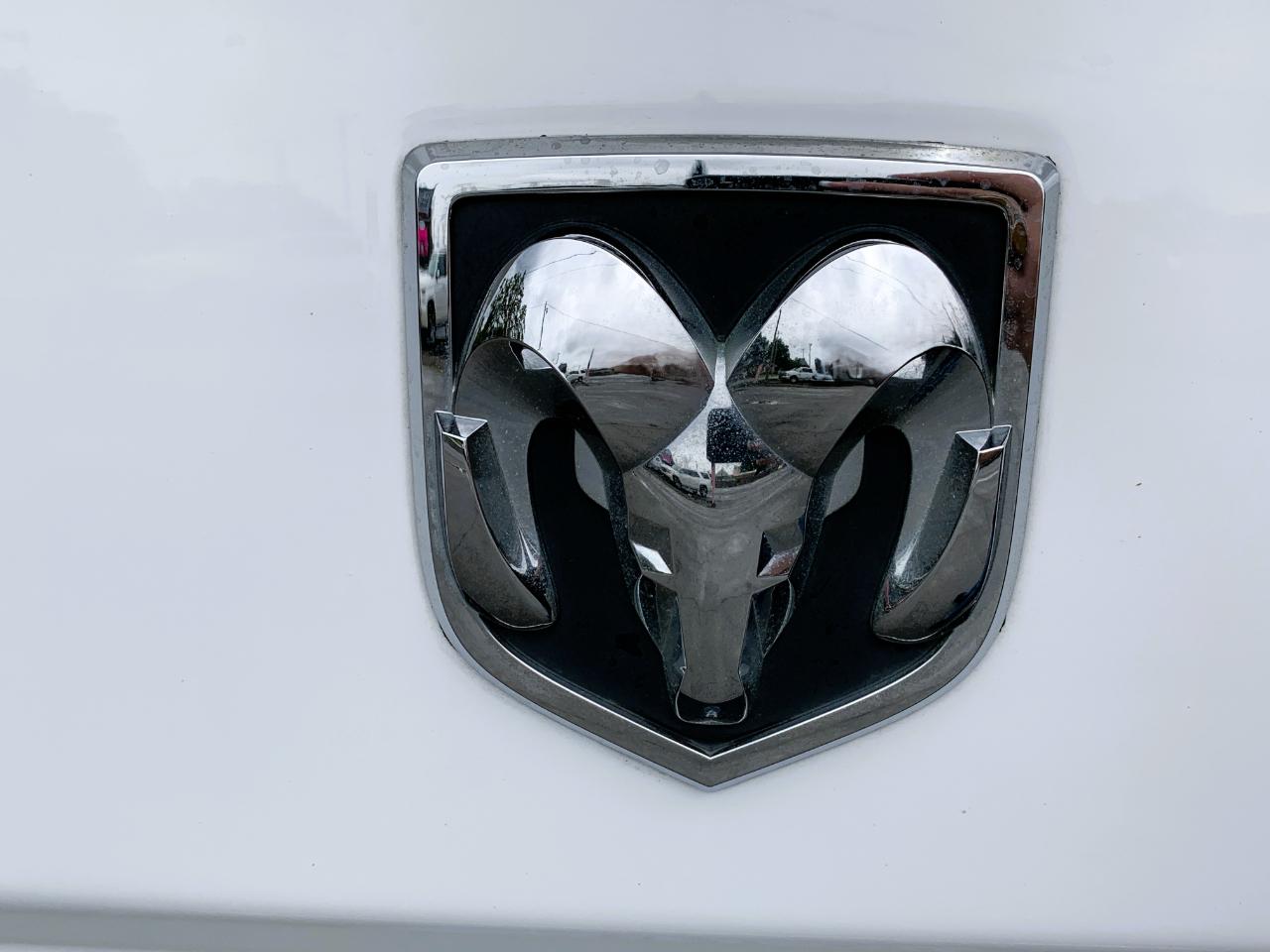 RAM 1500 Laramie Crew Cab SWB 4WD 2015