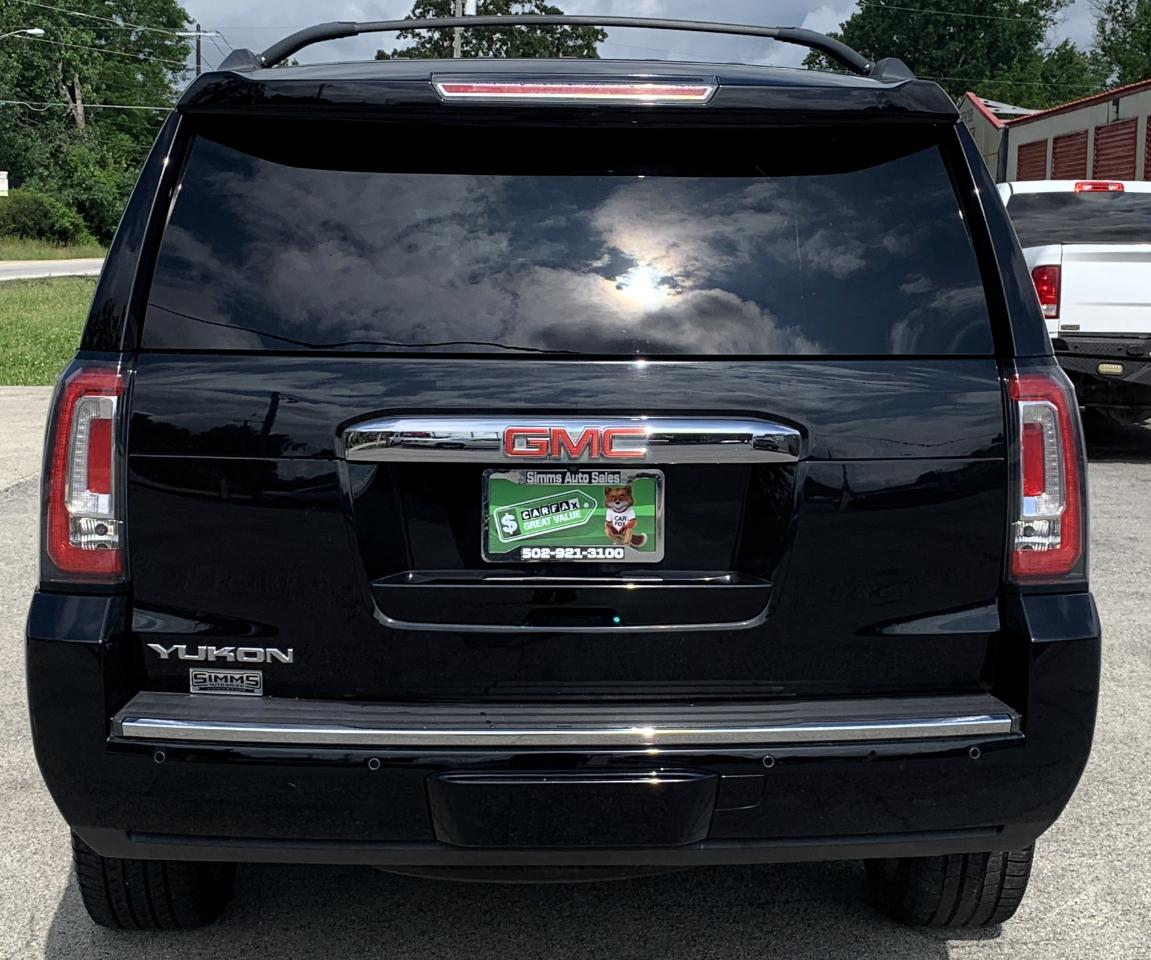 GMC Yukon Denali 4WD 2016