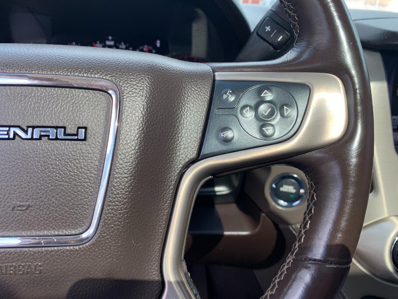 GMC Yukon Denali 4WD 2016