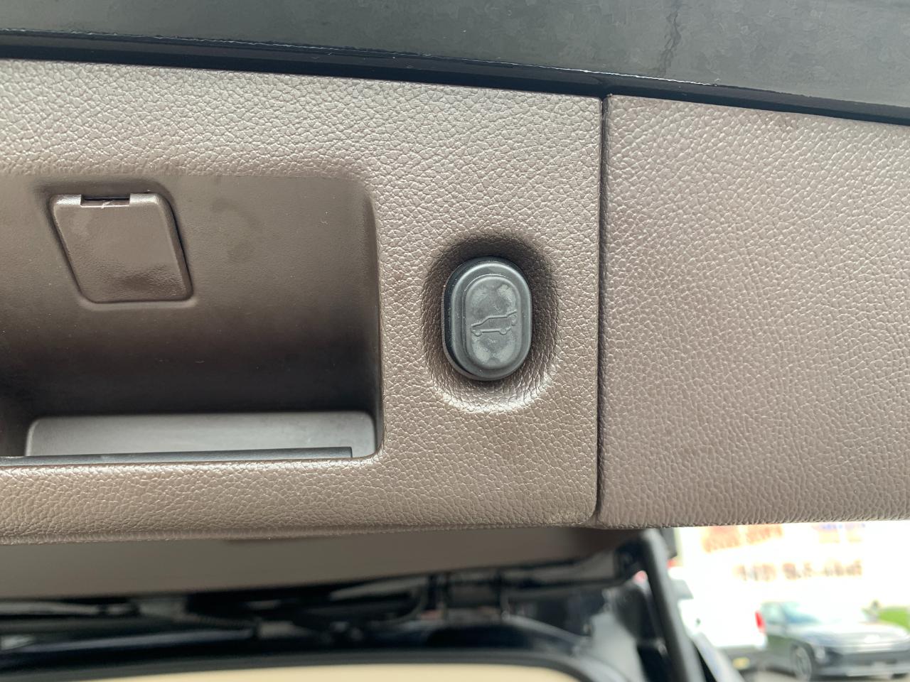 GMC Yukon Denali 4WD 2016