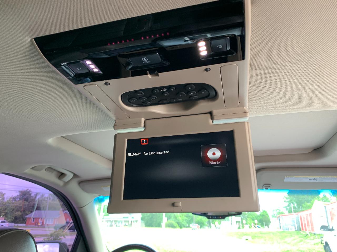 GMC Yukon Denali 4WD 2016