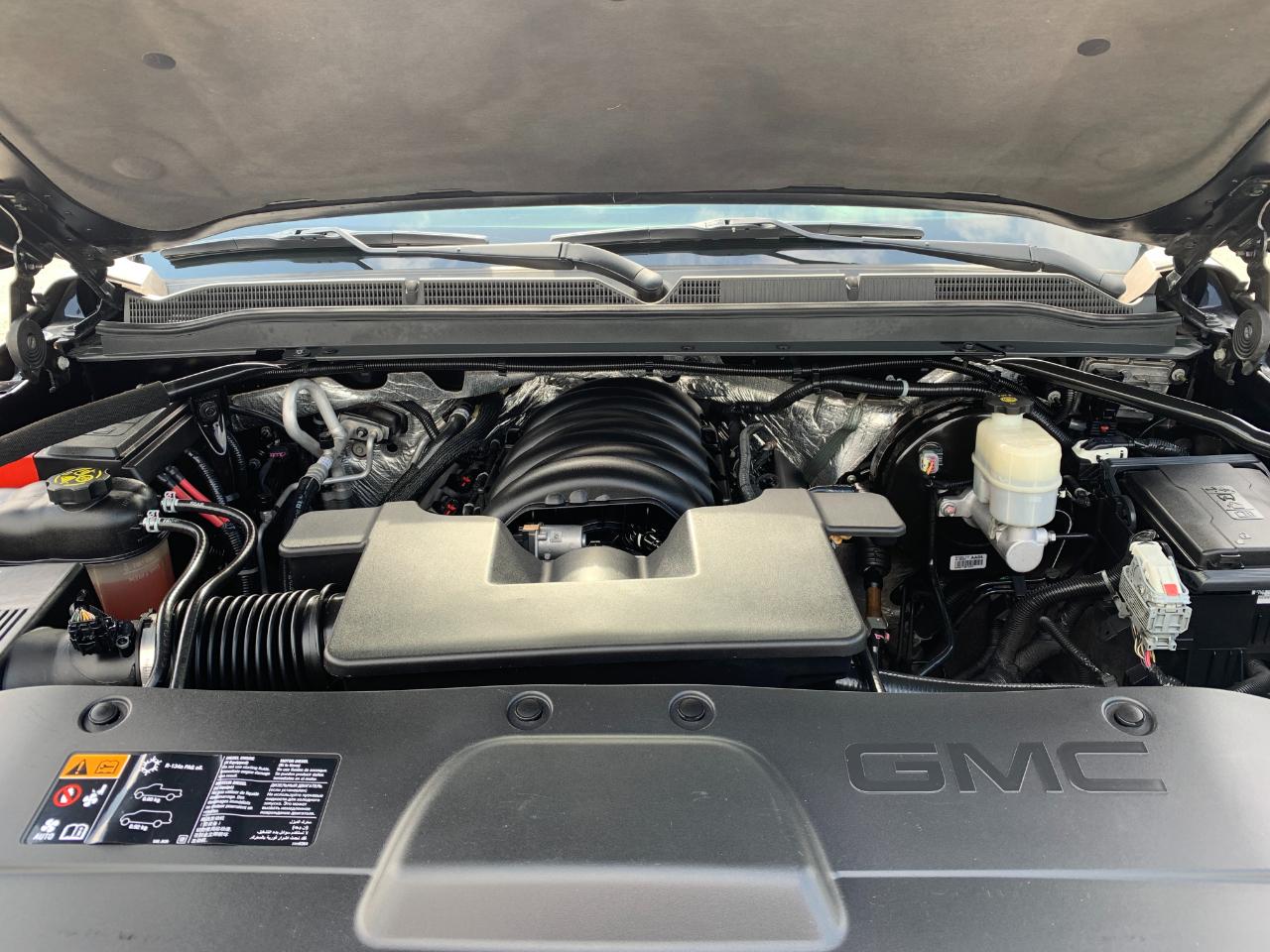 GMC Yukon Denali 4WD 2016