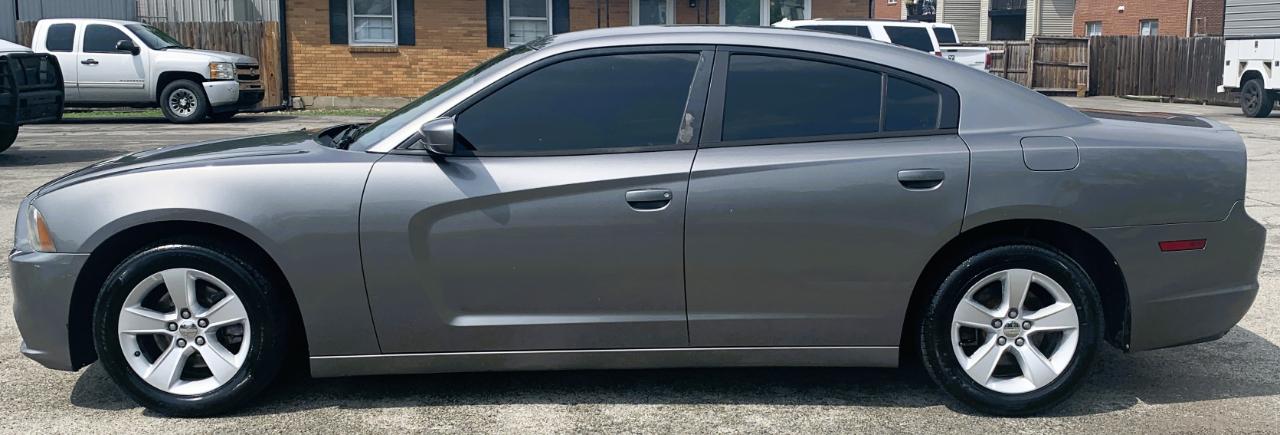 Dodge Charger SE 2012