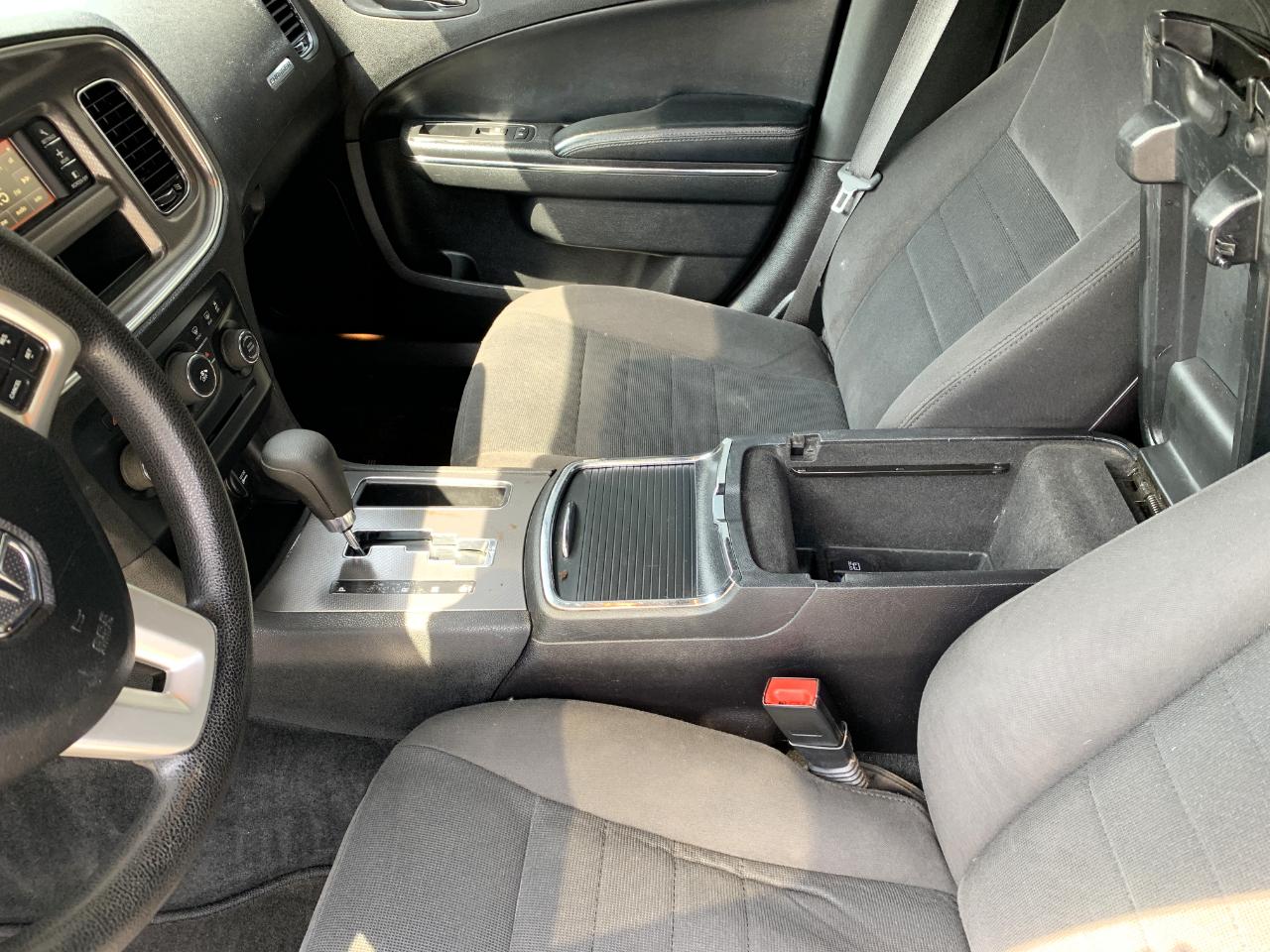 Dodge Charger SE 2012